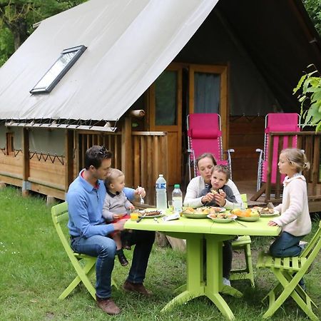Camping Le Nid Du Parc Villars-les-Dombes Exterior photo