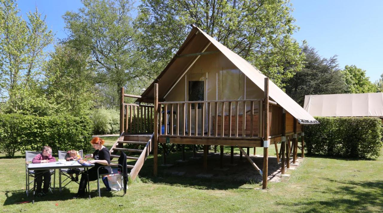 Camping Le Nid Du Parc Villars-les-Dombes Exterior photo