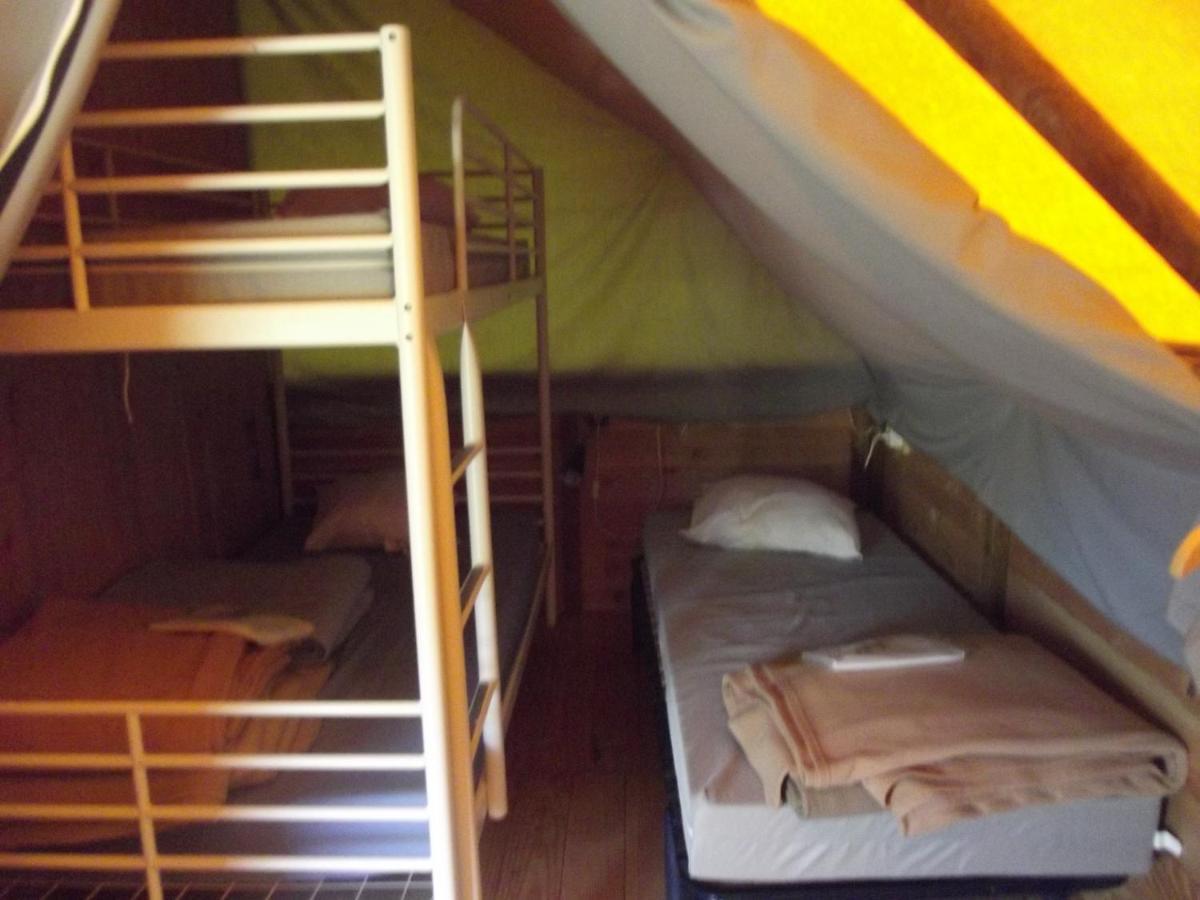Camping Le Nid Du Parc Villars-les-Dombes Exterior photo