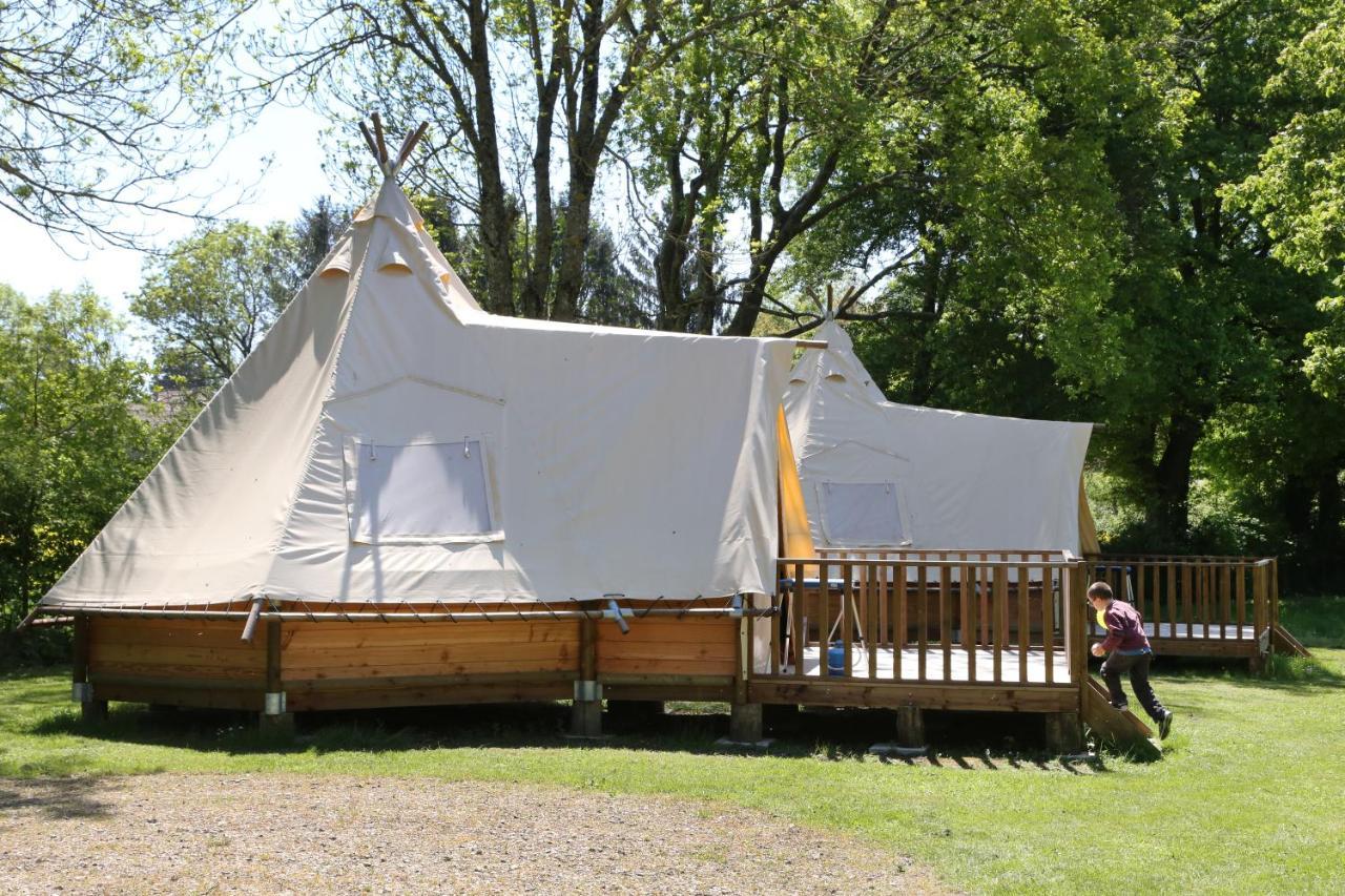 Camping Le Nid Du Parc Villars-les-Dombes Exterior photo