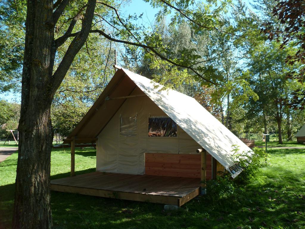 Camping Le Nid Du Parc Villars-les-Dombes Exterior photo