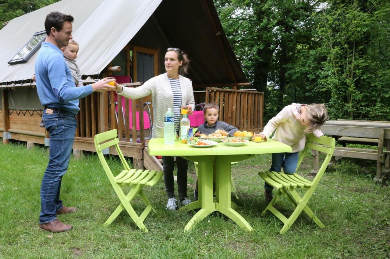 Camping Le Nid Du Parc Villars-les-Dombes Exterior photo