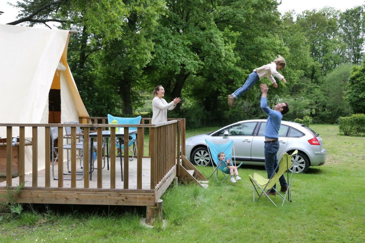 Camping Le Nid Du Parc Villars-les-Dombes Exterior photo