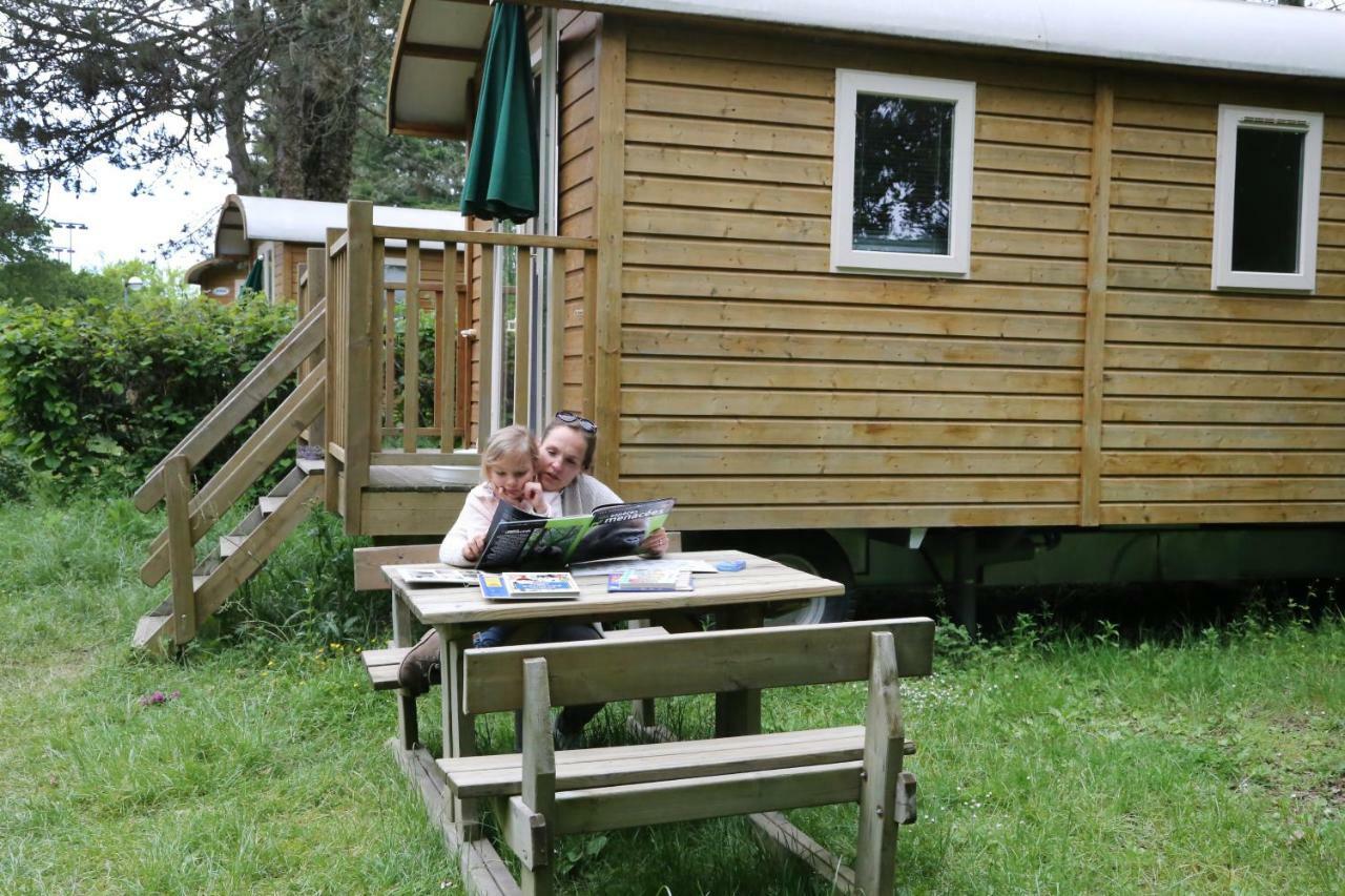 Camping Le Nid Du Parc Villars-les-Dombes Exterior photo